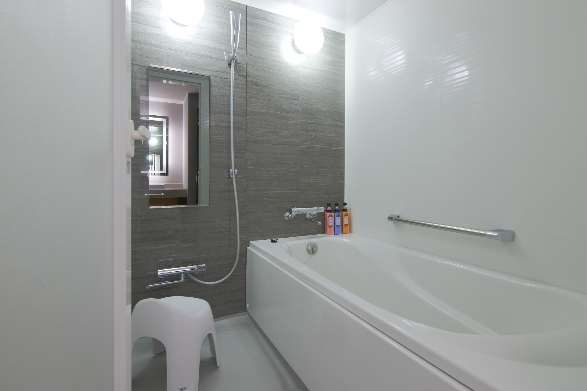 禁煙和洋室50平米Ｂタイプ浴室一例（お部屋のタイプはお選びいただけません。予めご了承ください。）