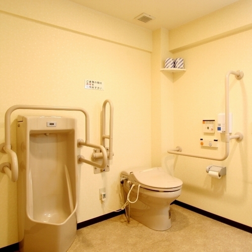 【館内設備】ユニバーサルデザインのトイレ