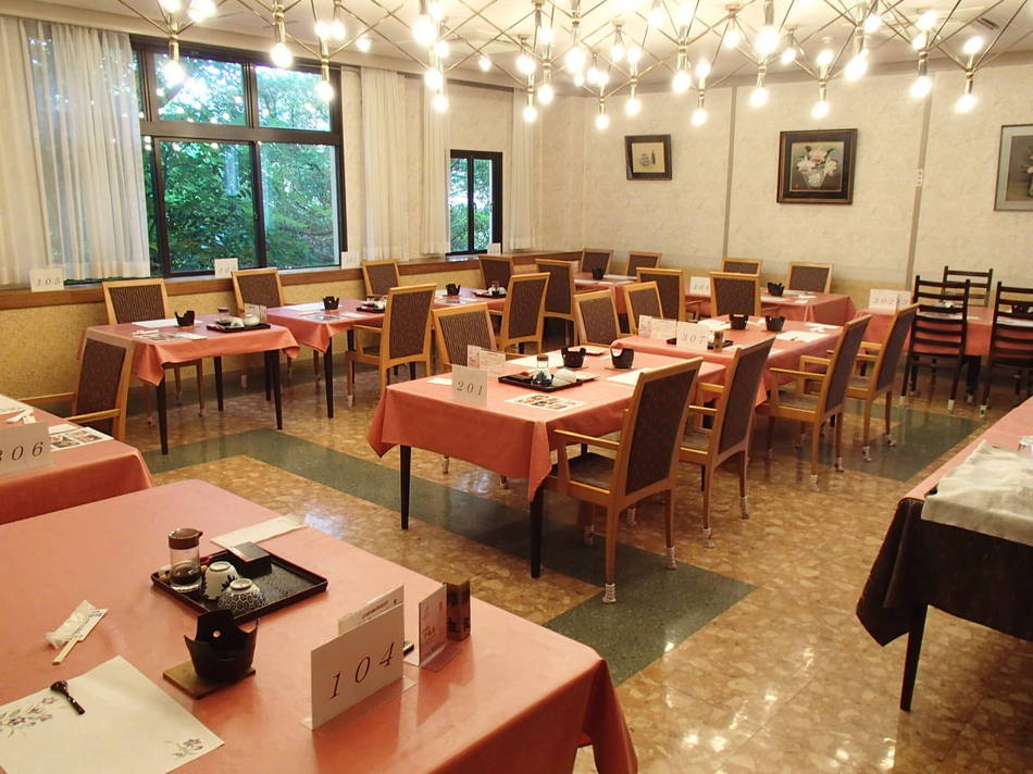 【食堂]  夕・朝食会場です