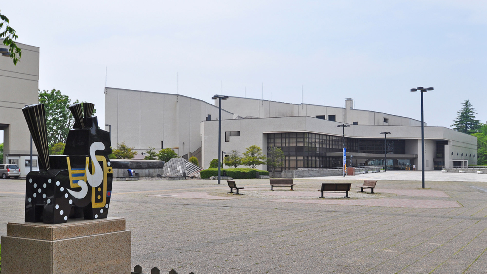 【周辺】八戸市公会堂