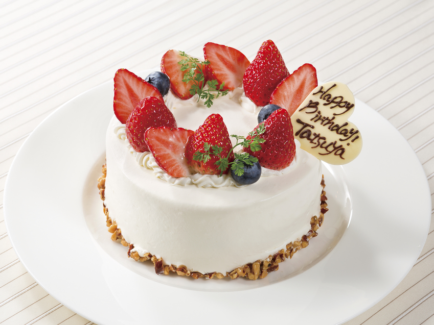 誕生日や記念日に当ホテルのパティシエが贈るオリジナルケーキをご用意