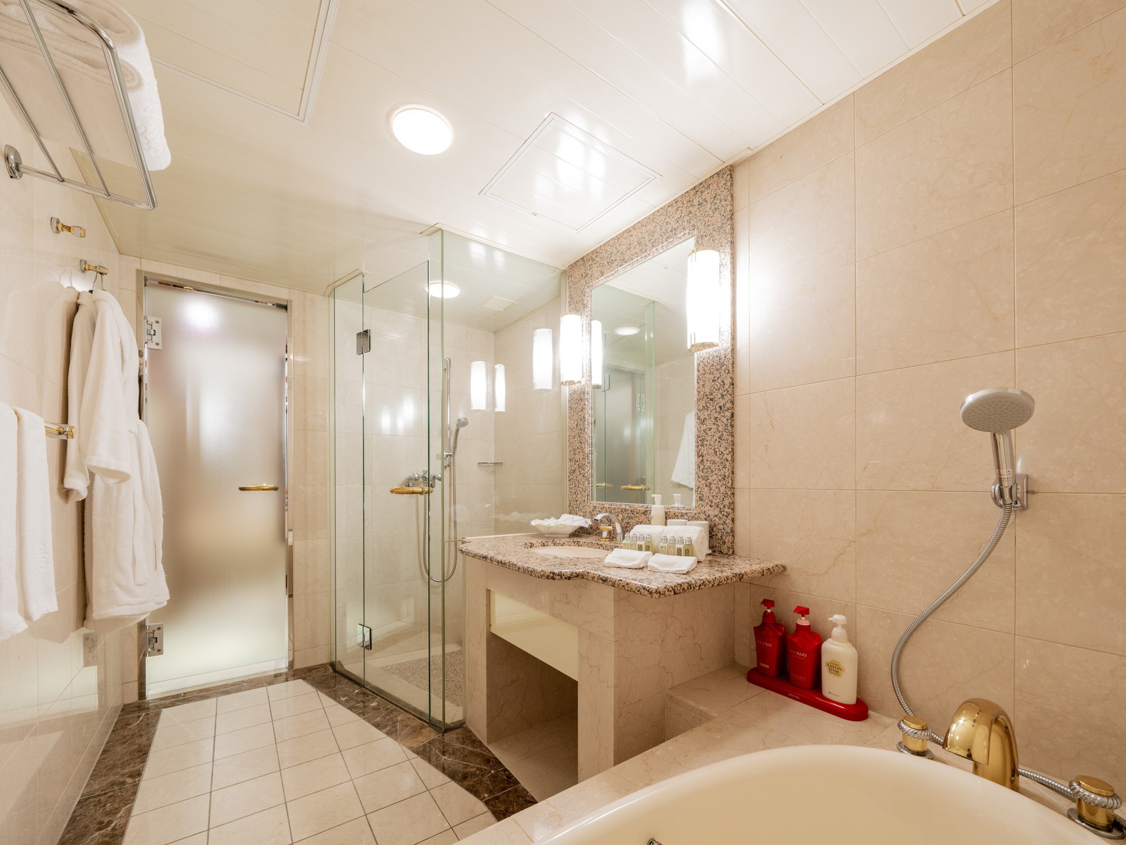 ジュニアスイートのバスルーム