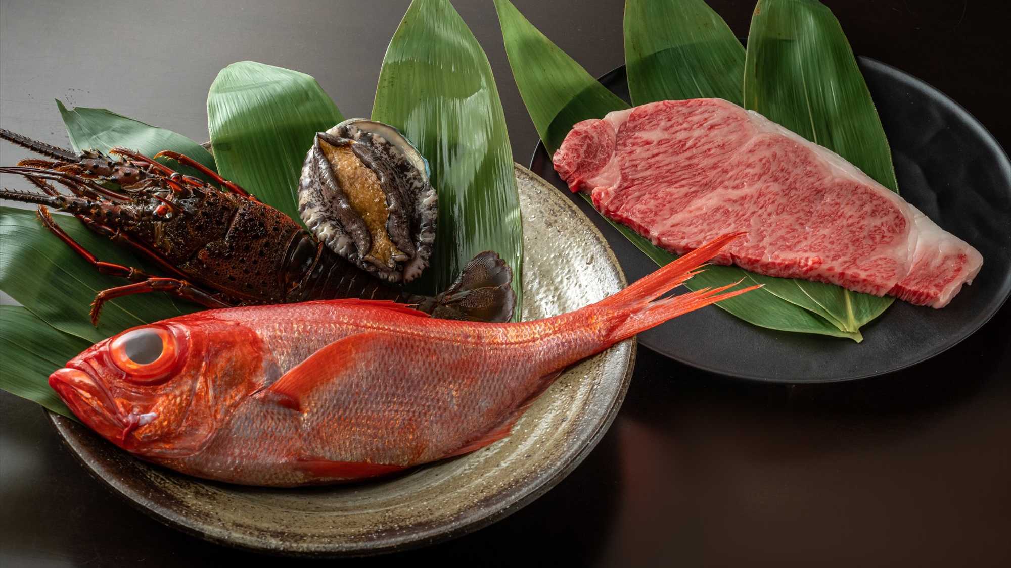 当館では伊豆近海産の鮮魚や静岡の山の幸を贅沢に使用したお料理をご用意いたします。※写真は一例
