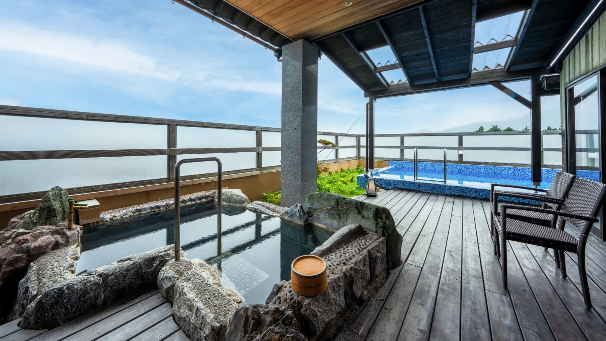 【特別室「竹」】・夏季限定プール付き（7月1日〜9月30日）※客室によって設えが異なります。