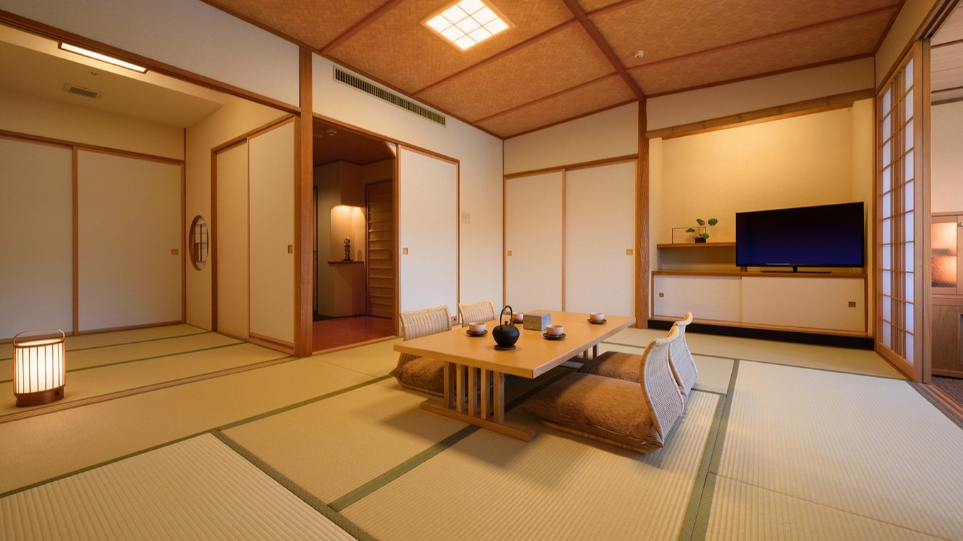 【和室10畳】10畳ある広い和室には、最大4名様までお休みいただけます