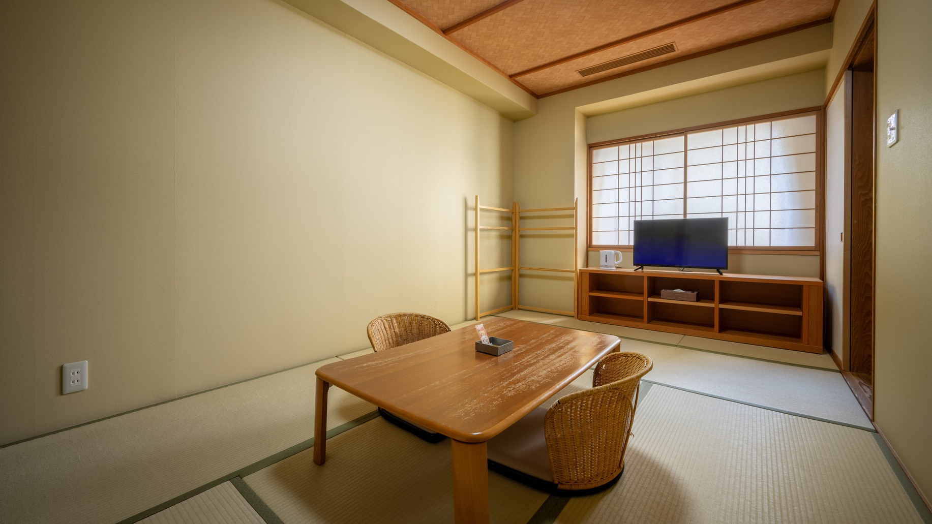 【和室7畳】〜シャワーブース・バスタブなしの手狭なお部屋です。大人2名様までご利用可能。