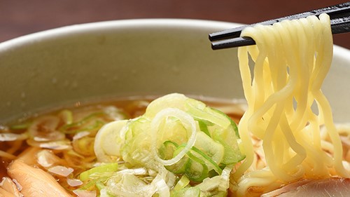 【無料おもてなし】〜夜鳴きそば処「一庵」名物の夜鳴きそば。お食事後でもさっぱりお召し上がり頂けます。