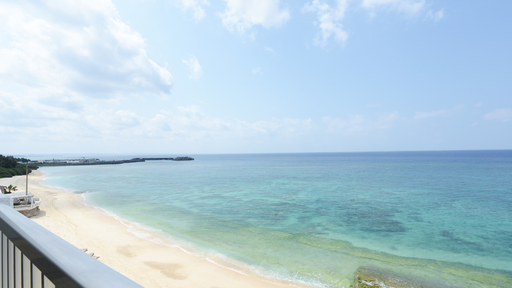 *【ビーチ】ホテルの目の前にビーチ！OKINAWAモード全開です♪
