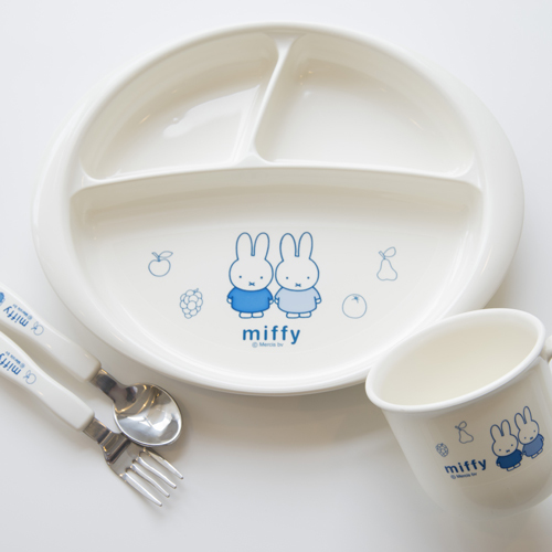 お子様用の食器もご用意しております