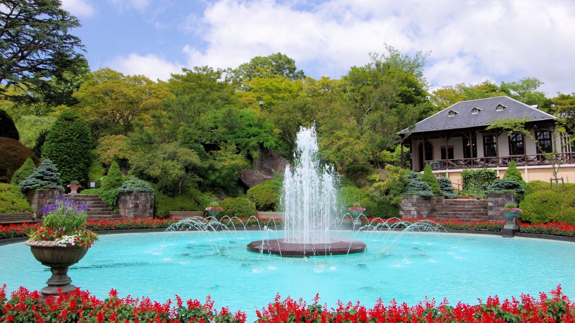 【箱根強羅公園】”;花の名所”;と呼ばれる庭園を散策／当館から徒歩約8分