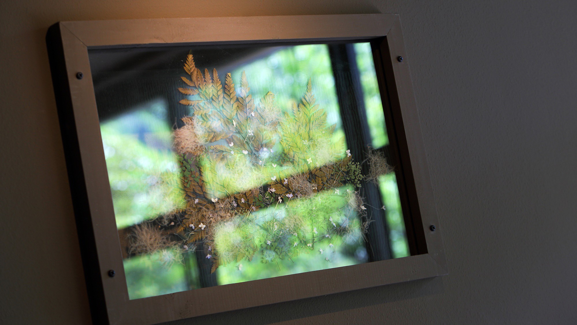 【館内装飾】地元のアーティストさんが手がける森の音アート。館内に様々ございますのでお楽しみください