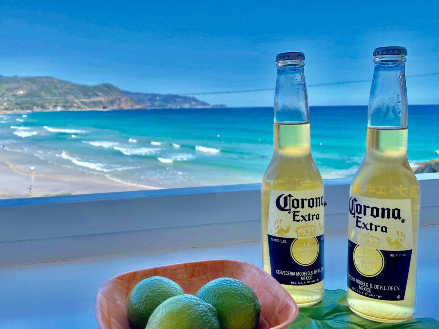 D室ベランダと海