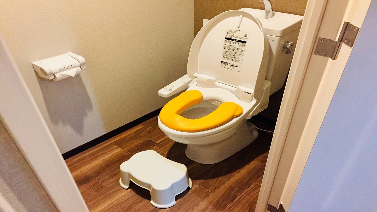  キッズルーム／1室限定 トイレは補助便座付き！