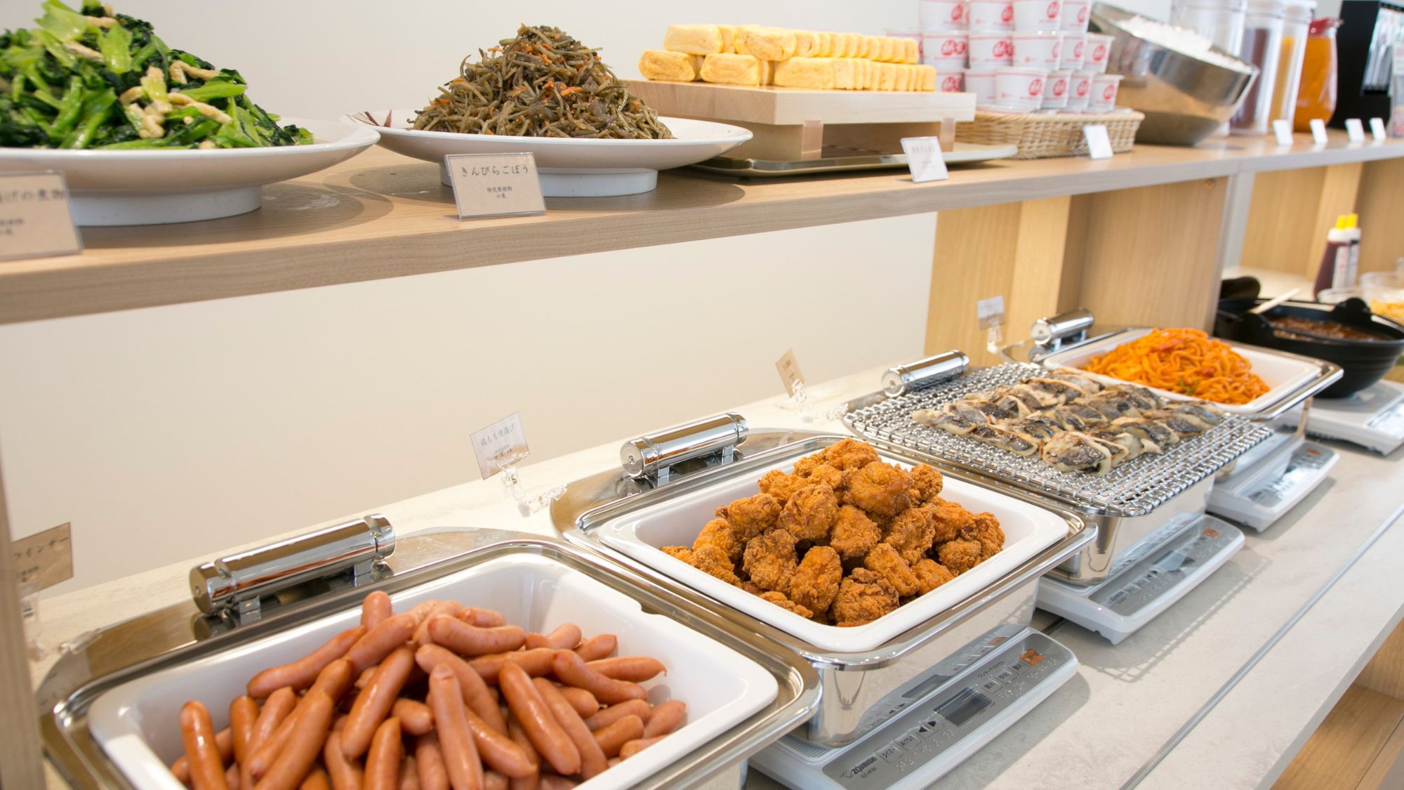 朝食ビュッフェ｜大好評のウインナーや唐揚げ