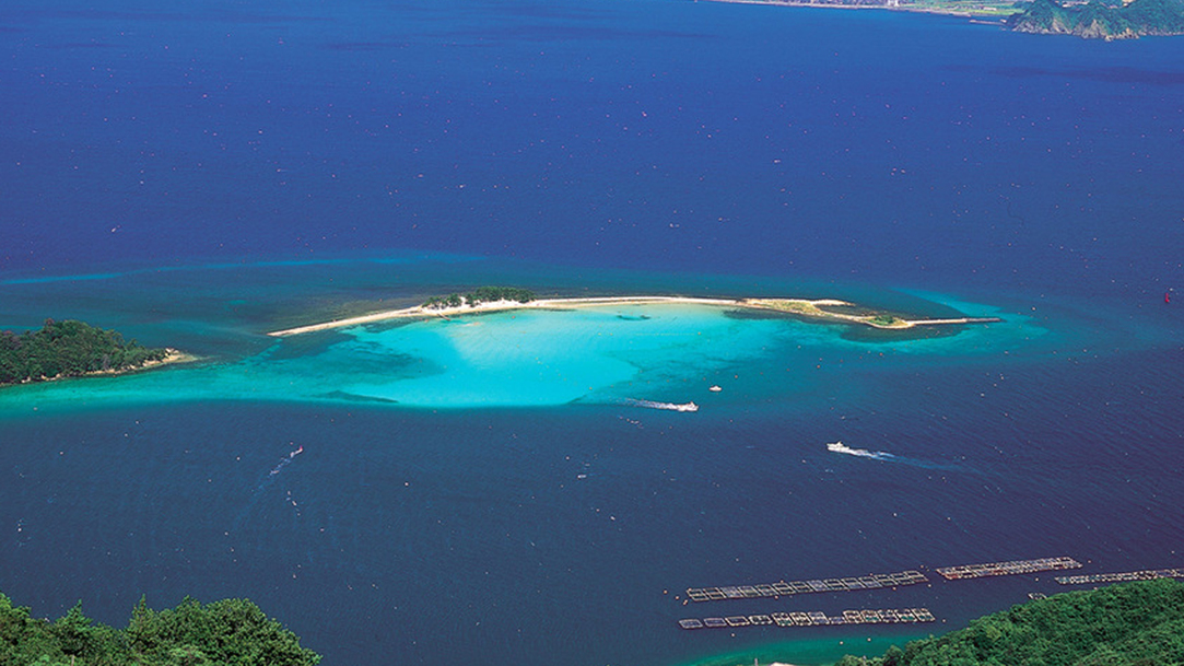 美しすぎる北陸のハワイ！夏のみ現れる無人島「水島」