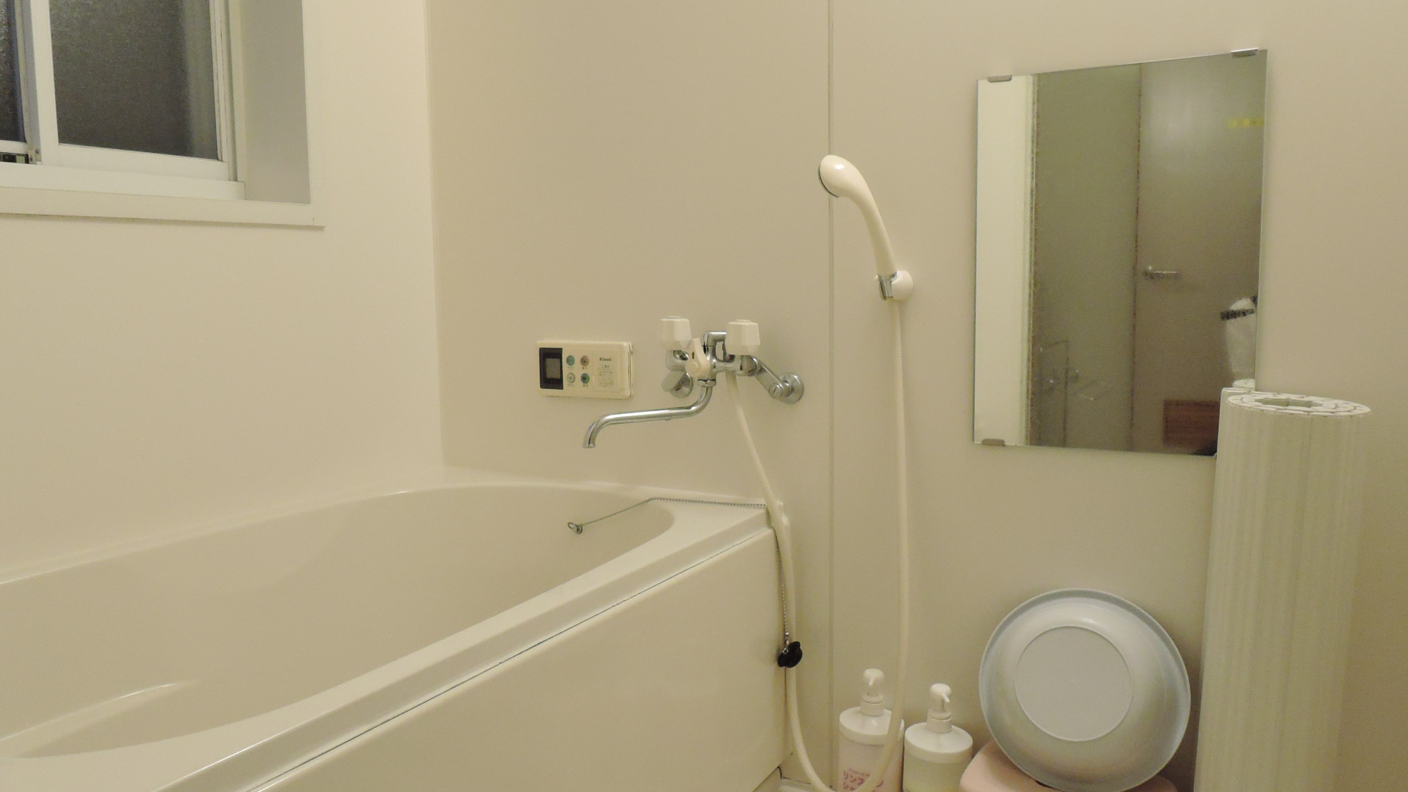 *客室一例／客室のお風呂の他、本館の温泉大浴場もご利用いただけます。※別途有料