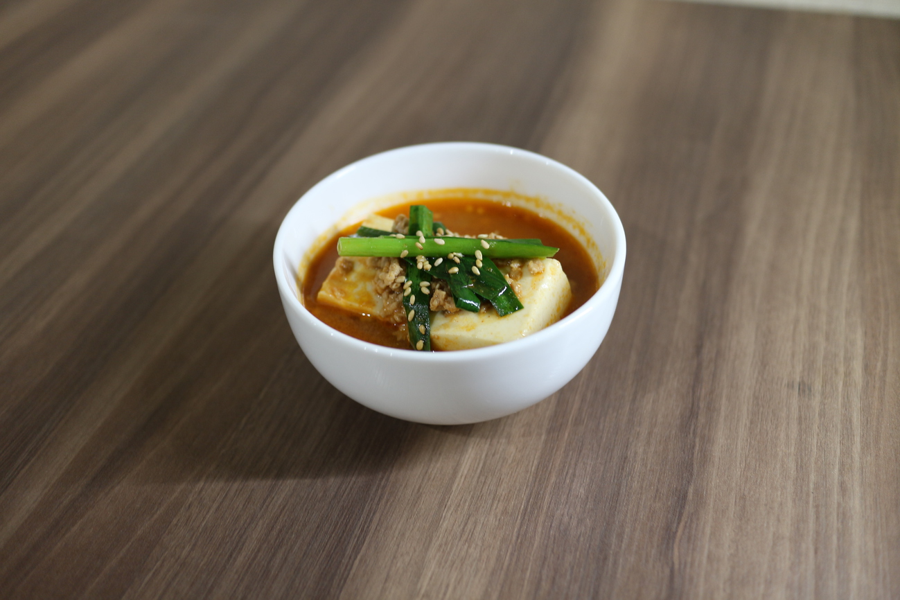 豆腐とひき肉のスタミナスープ