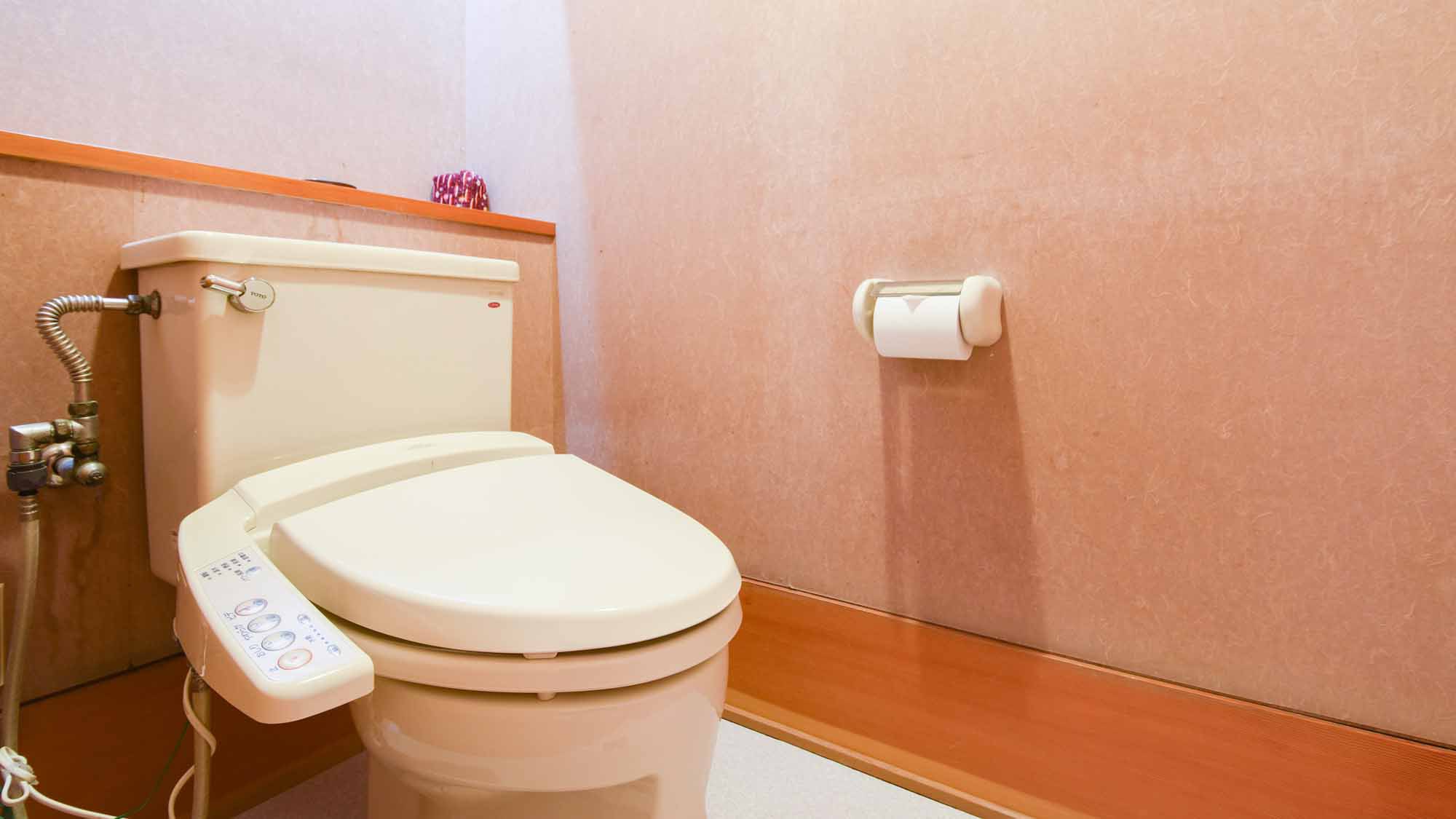 *【客室/和室12畳】各客室に洋室トイレを完備。全室洗浄機能付を導入しております。