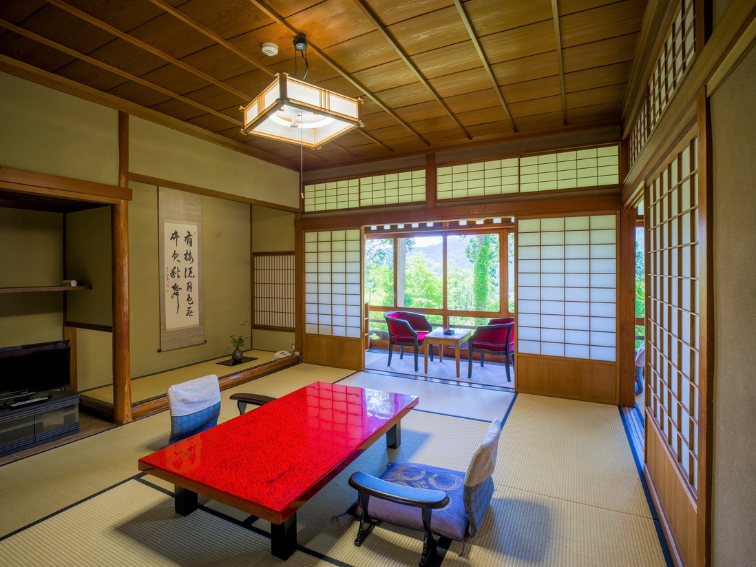 【国の登録有形文化財本館】昭和を満喫できる木造建築として、人気のお部屋。