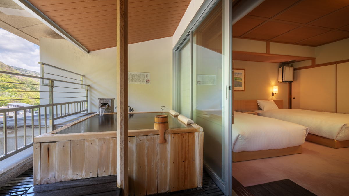 ロイヤルフロア露天風呂付き特別客室2902（和室・ツインベッドルーム）