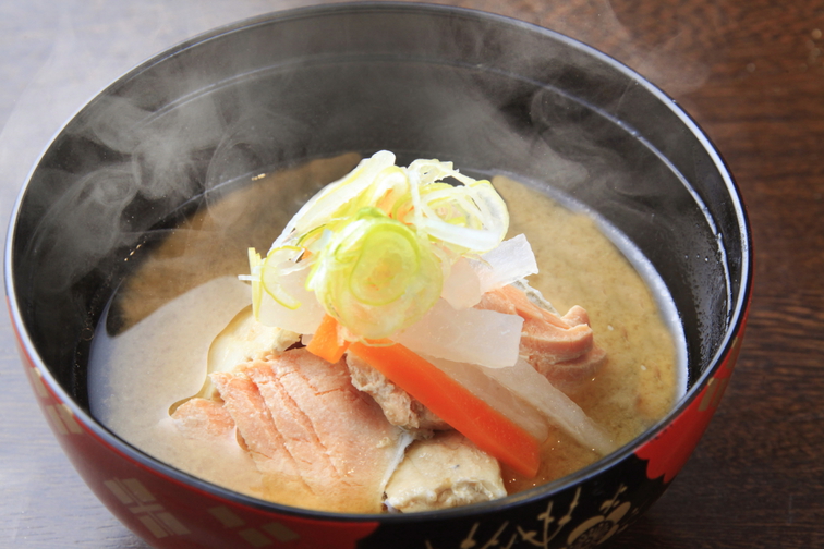 朝食バイキング出汁の効いたあら汁がおいしい！