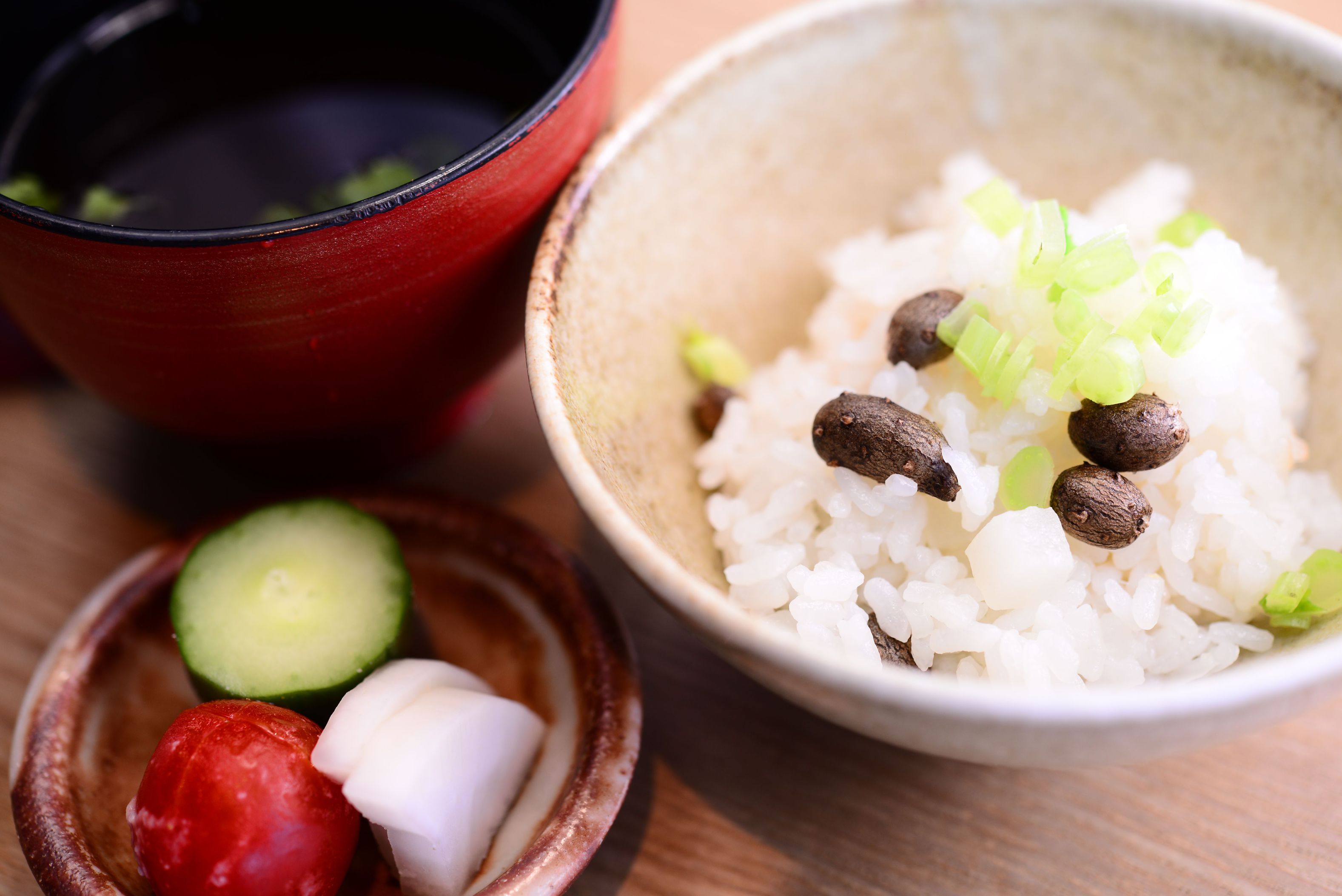 〜*北茨城契約農家・無農薬栽培こしひかりの大根御飯・自家製香の物・自家製味噌を使ったあおさ汁*〜