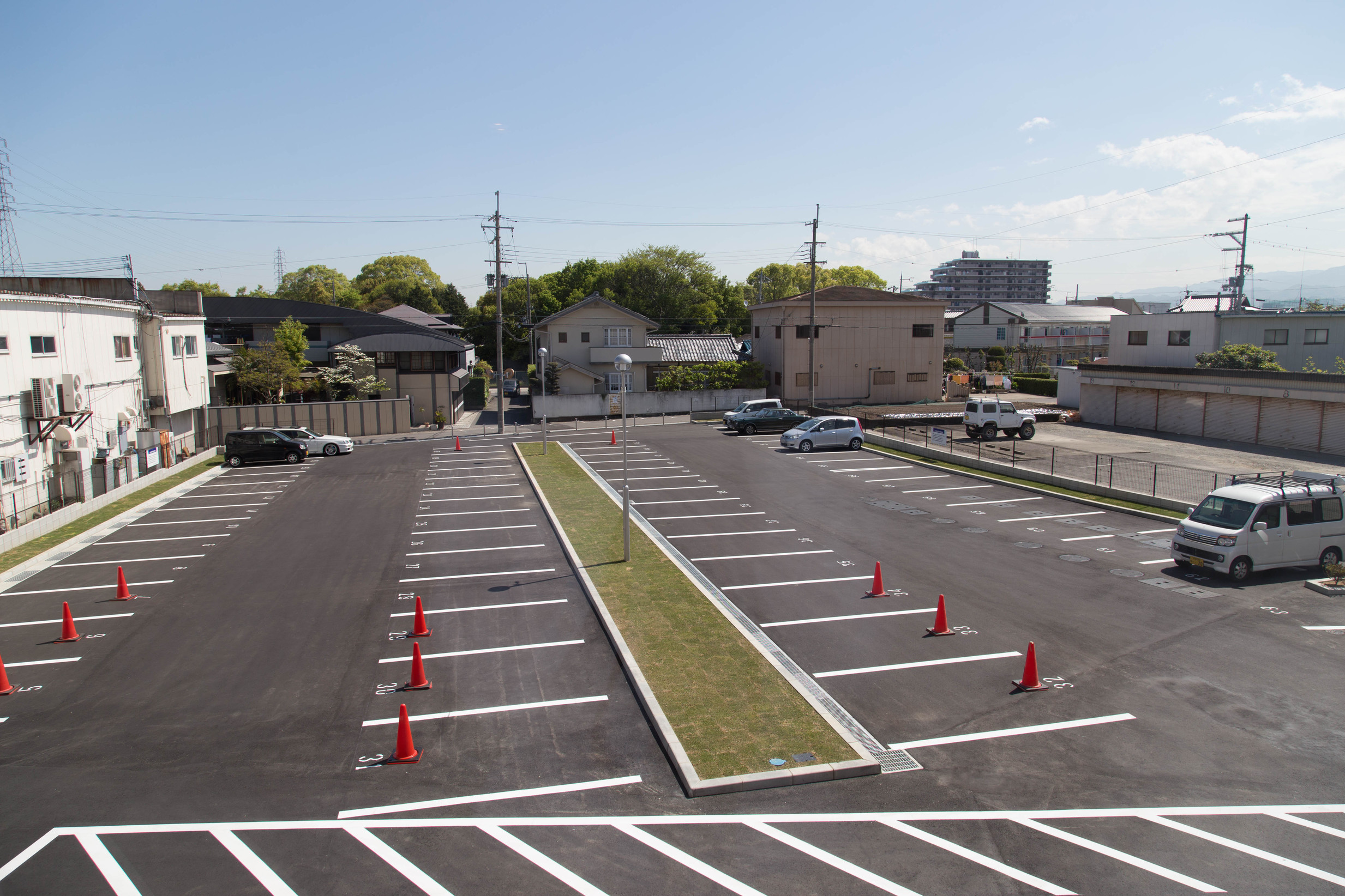 無料駐車場 - 平面駐車場67台完備普通車無料大型車駐車可能