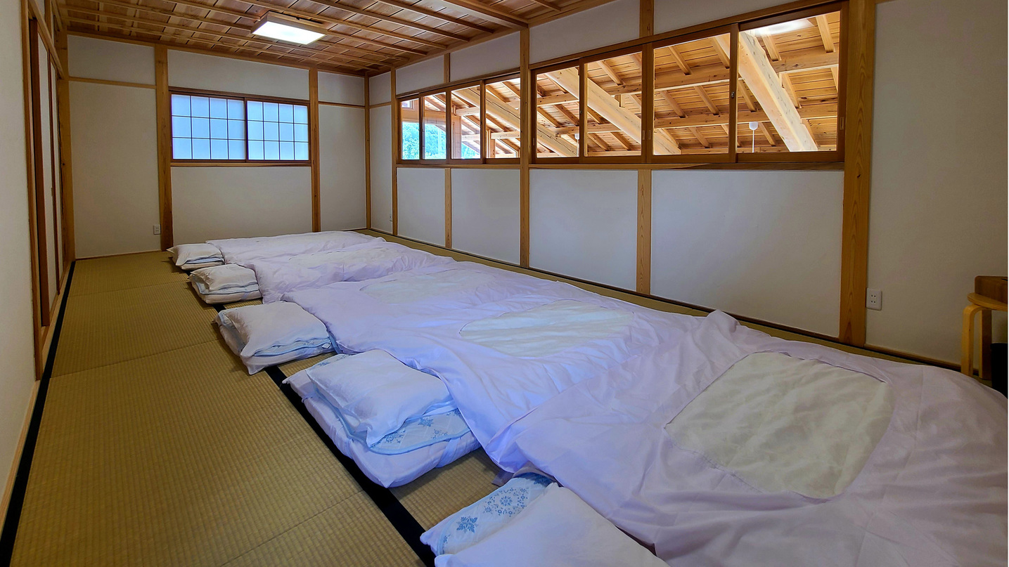 ＃【別邸】2階の和室は階段を挟んで左右に1部屋ずつ。