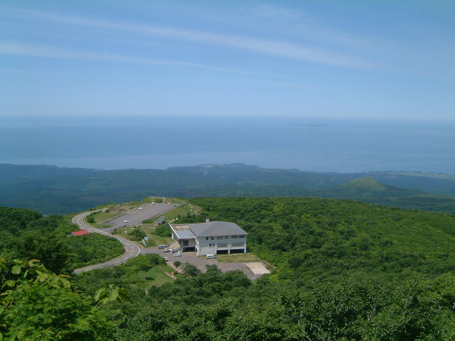 大平山荘をのぞむ