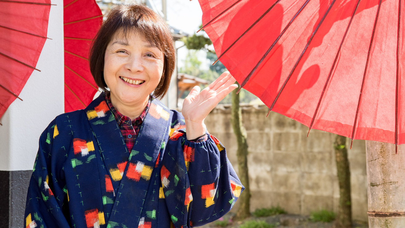 当館の女将です。心ばかりのおもてなしをさせていただきます。