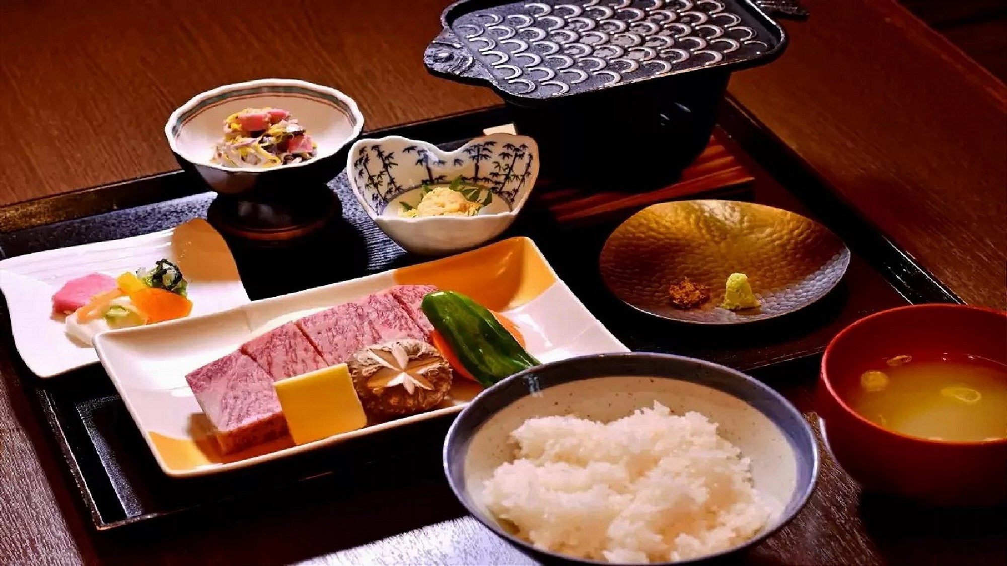 千渡里村上牛サーロインサイコロステーキ定食※コースメニューとは異なります。