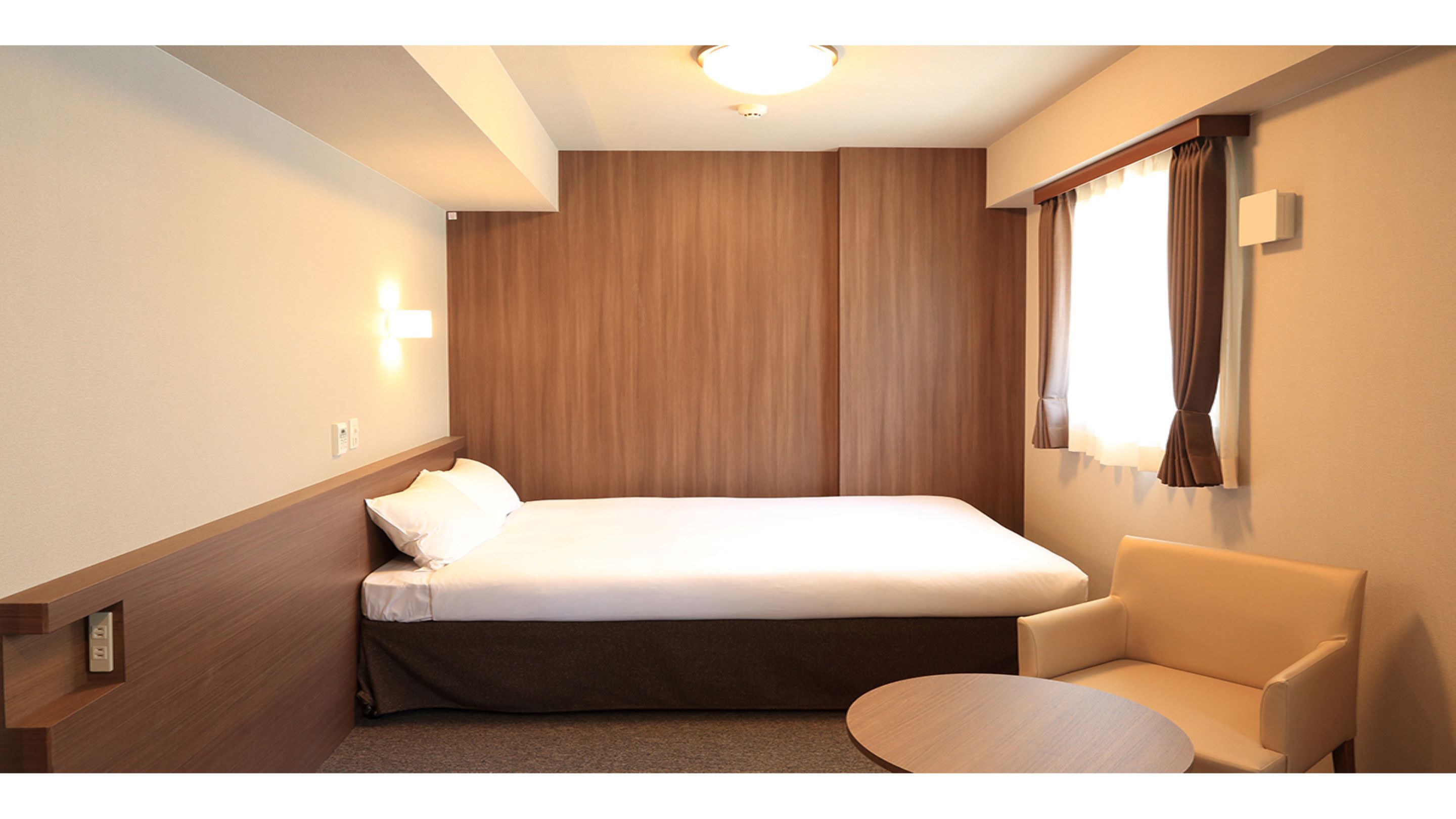 客室【ユニバーサルルーム】1〜2名利用ベッド幅：140CM、110CM