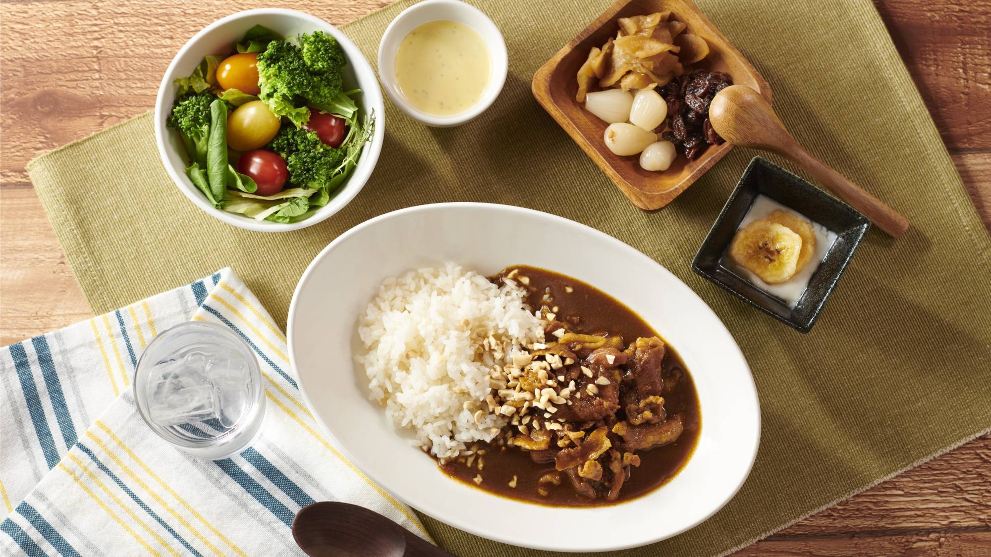 カレー御膳(一例)