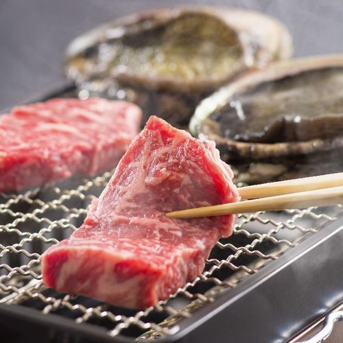 松阪牛、アワビ（イメージ）