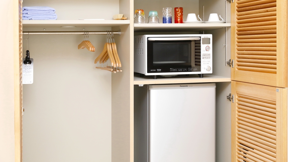 【客室備品】電子レンジ・冷蔵庫も完備しているので長期のご滞在でも快適。