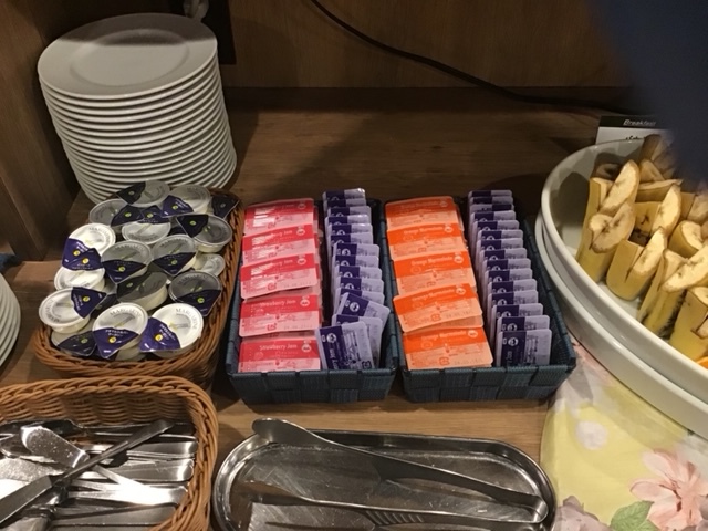 朝食バイキングマーガリン・ジャム