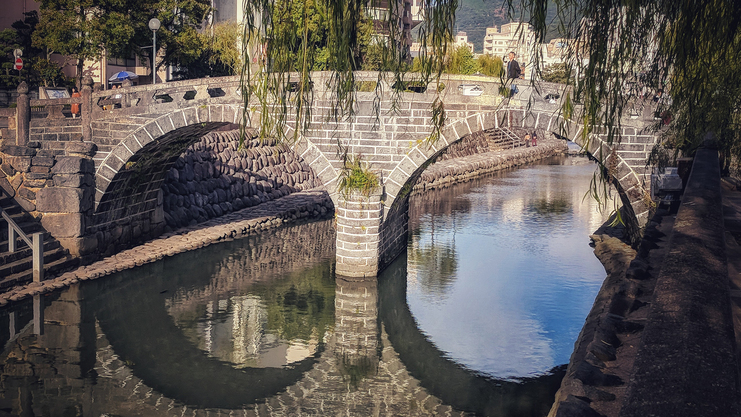 *【眼鏡橋】日本三名橋の一つで日本初のアーチ式石橋として有名♪。（徒歩・路面電車で約10分）
