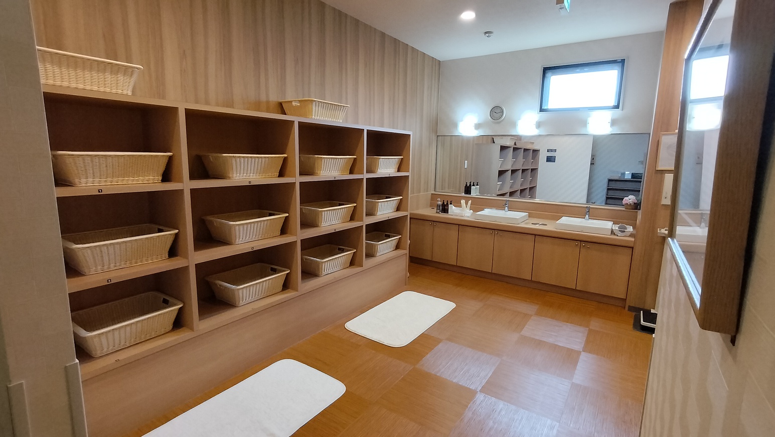 女性大浴場脱衣所