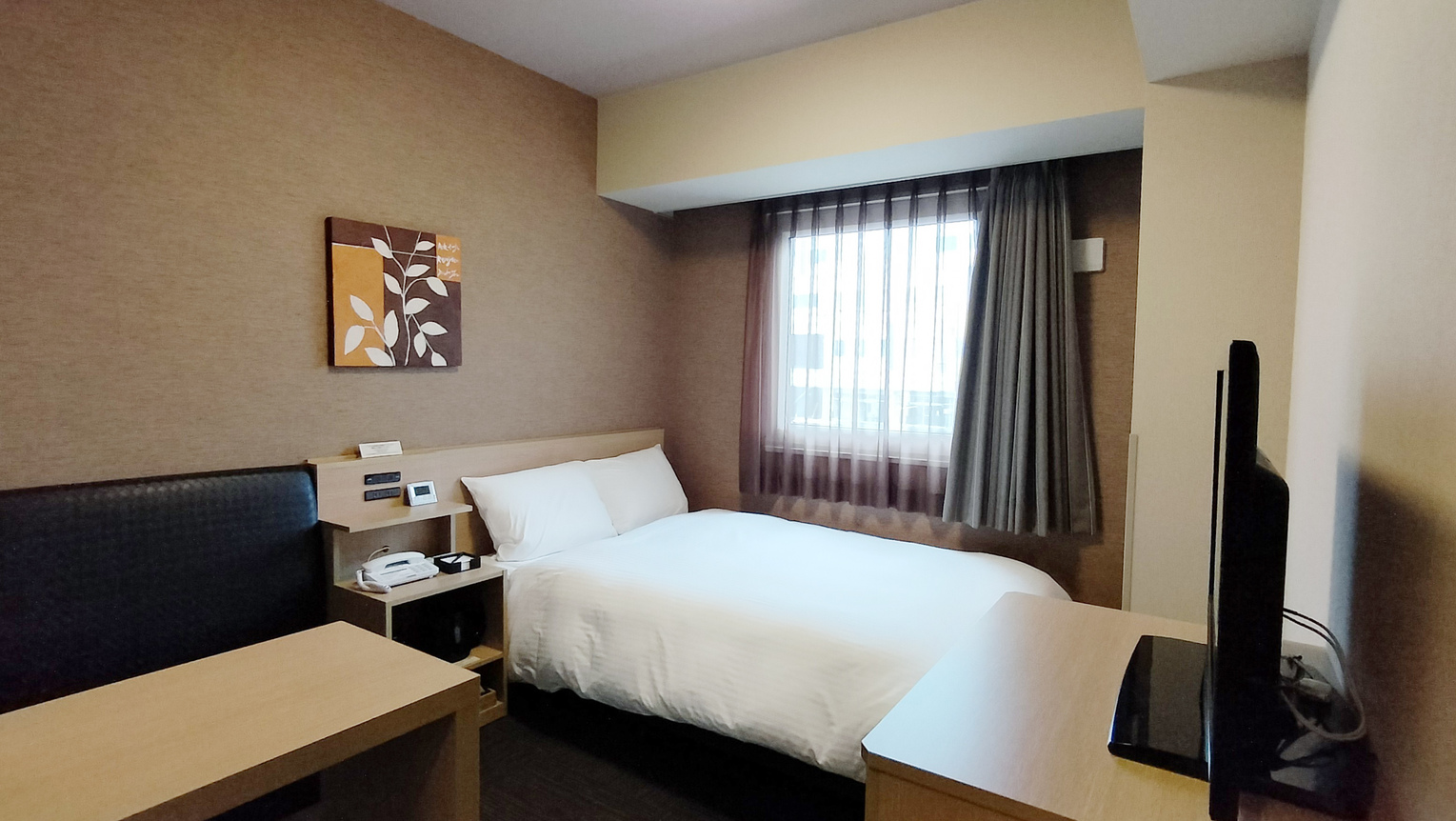 スタンダードセミダブルルーム