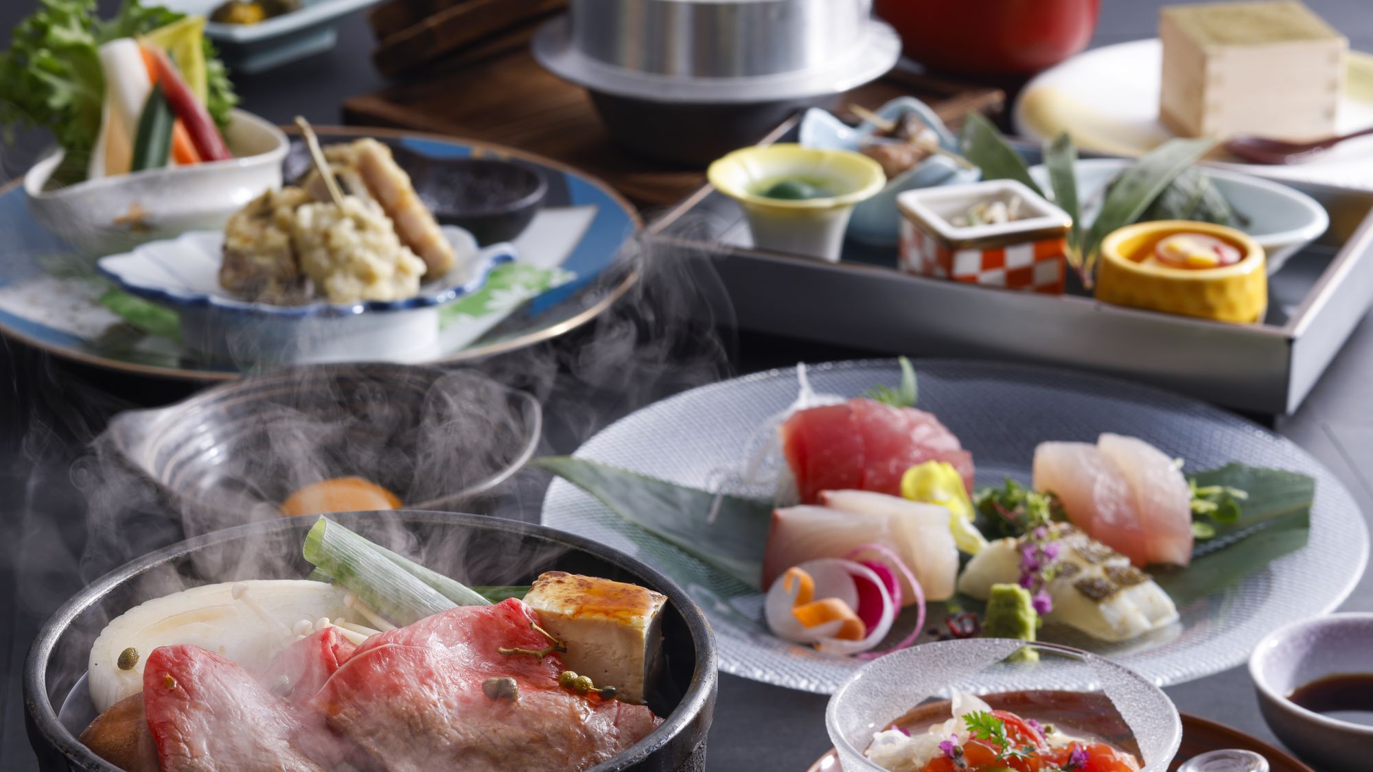 【土地の恵み会席】熊野牛すき焼きと勝浦漁港鮮魚のお造り食べ比べ会席