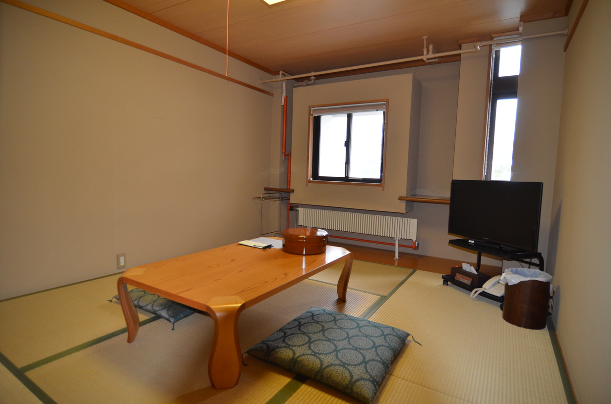 Kokuminshukusha Tateyamaso The -1-star Kokuminshukusha Tateyamaso offers comfort and convenience whether youre on business or holiday in Toyama. Featuring a satisfying list of amenities, guests will find their stay at the prop