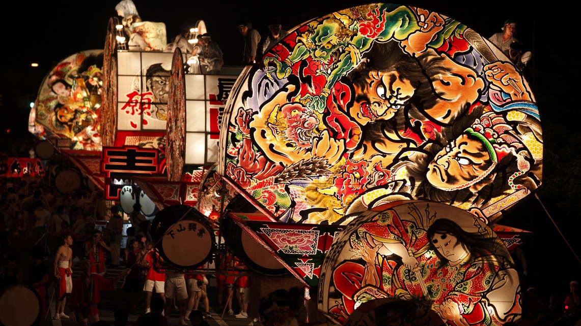 【弘前ねぷたまつり】毎年8月1日から7日に開催される、武者絵が彩る夏の祭りです。
