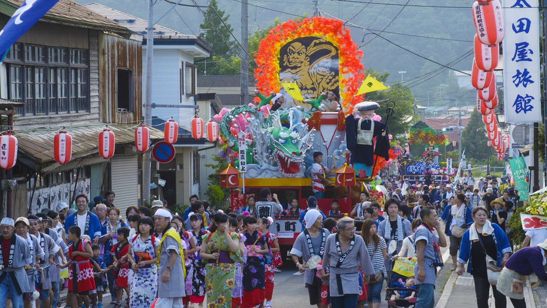 【南部まつり】豪華な大名行列や郷土芸能が彩る、南部藩発祥の地の歴史ある夏祭りです。