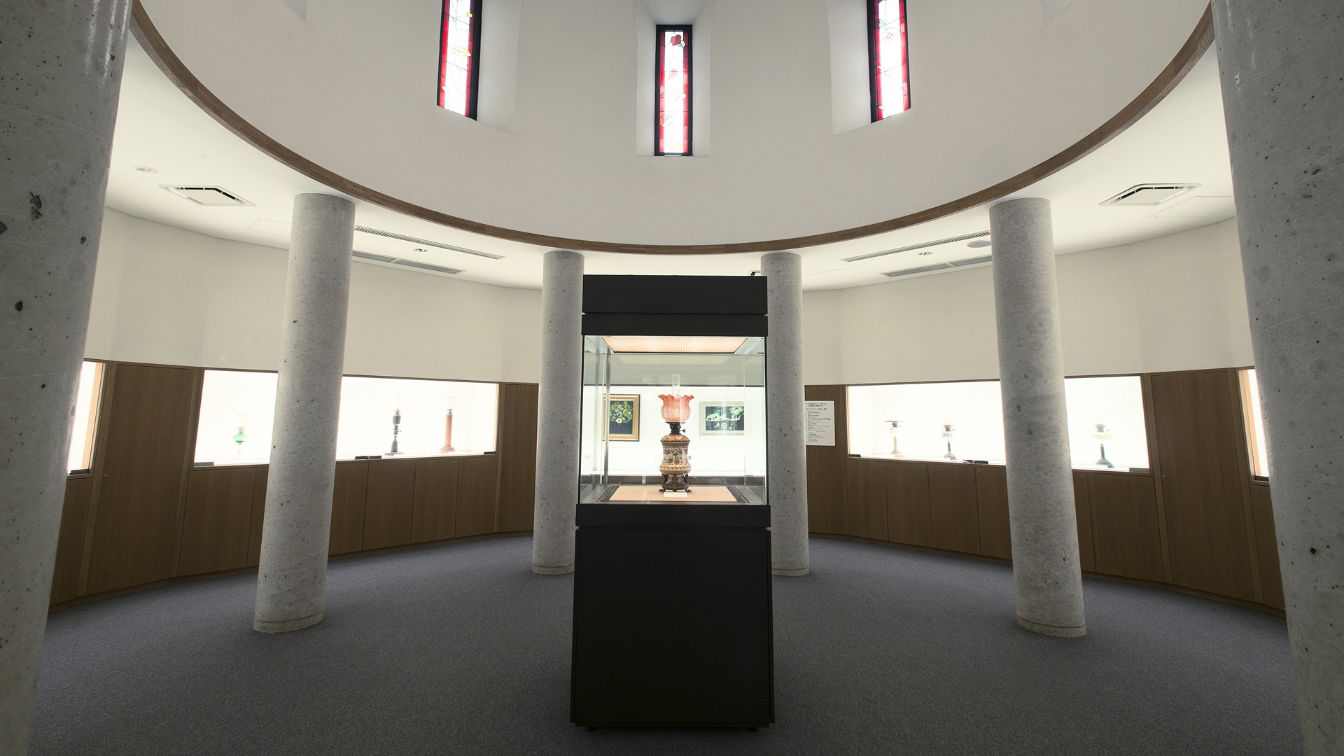 【鷹山宇一記念美術館】七戸町文化村にあり、洋画家・鷹山宇一の作品や収集品を展示しています。