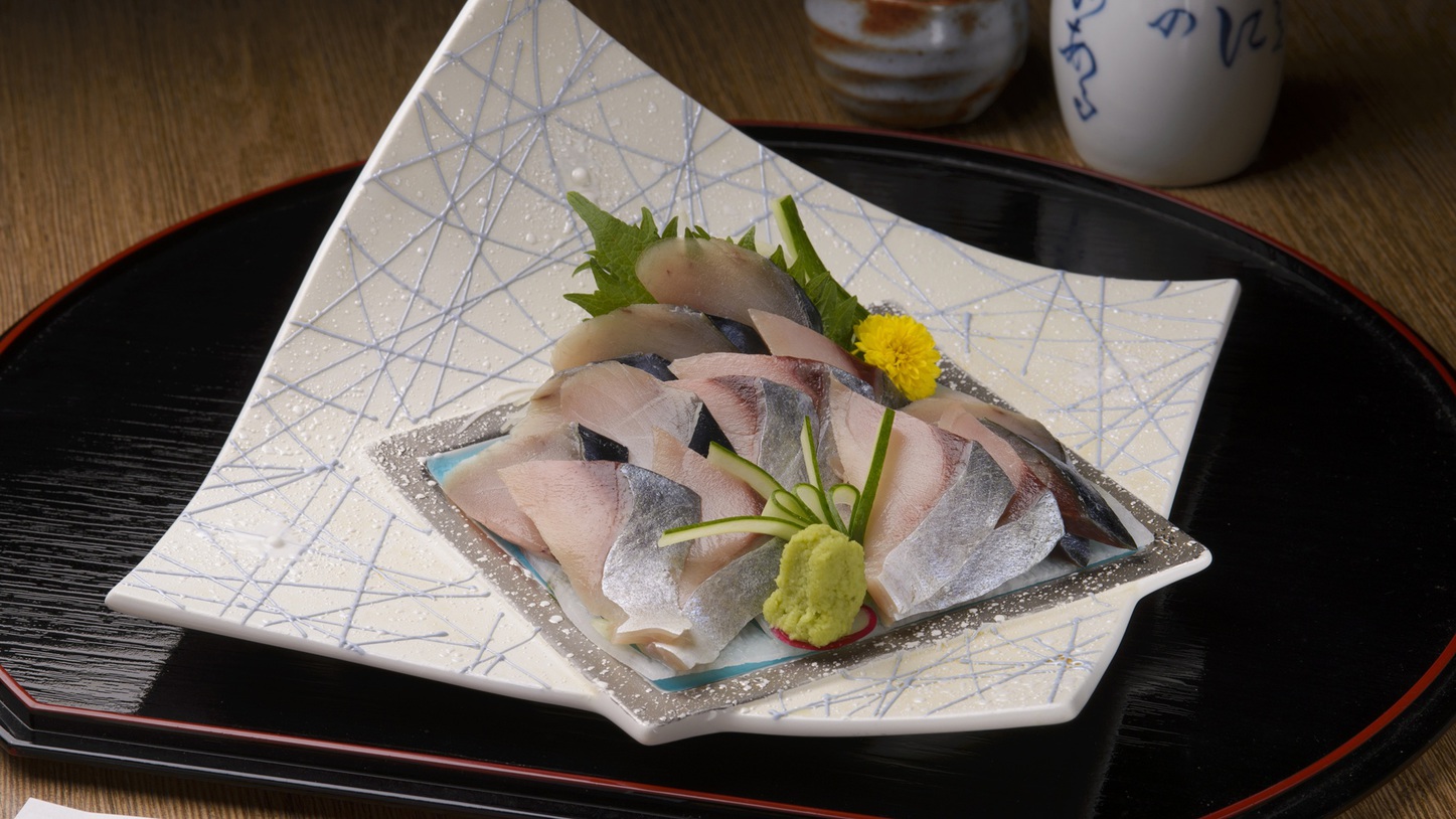 【八戸前沖さば】冷たい海水で育まれた脂のり抜群のブランドサバで、品質と食味が高く評価されています。 