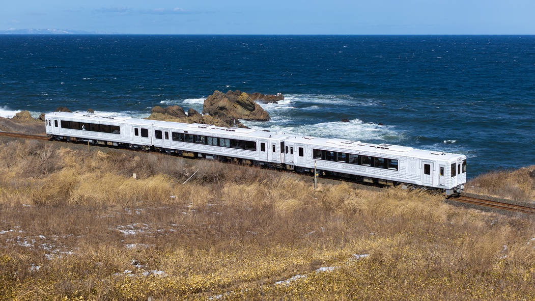 【TOHOKU EMOTION】八戸〜久慈間を走る、東北の食材と景色を楽しむレストラン列車です。