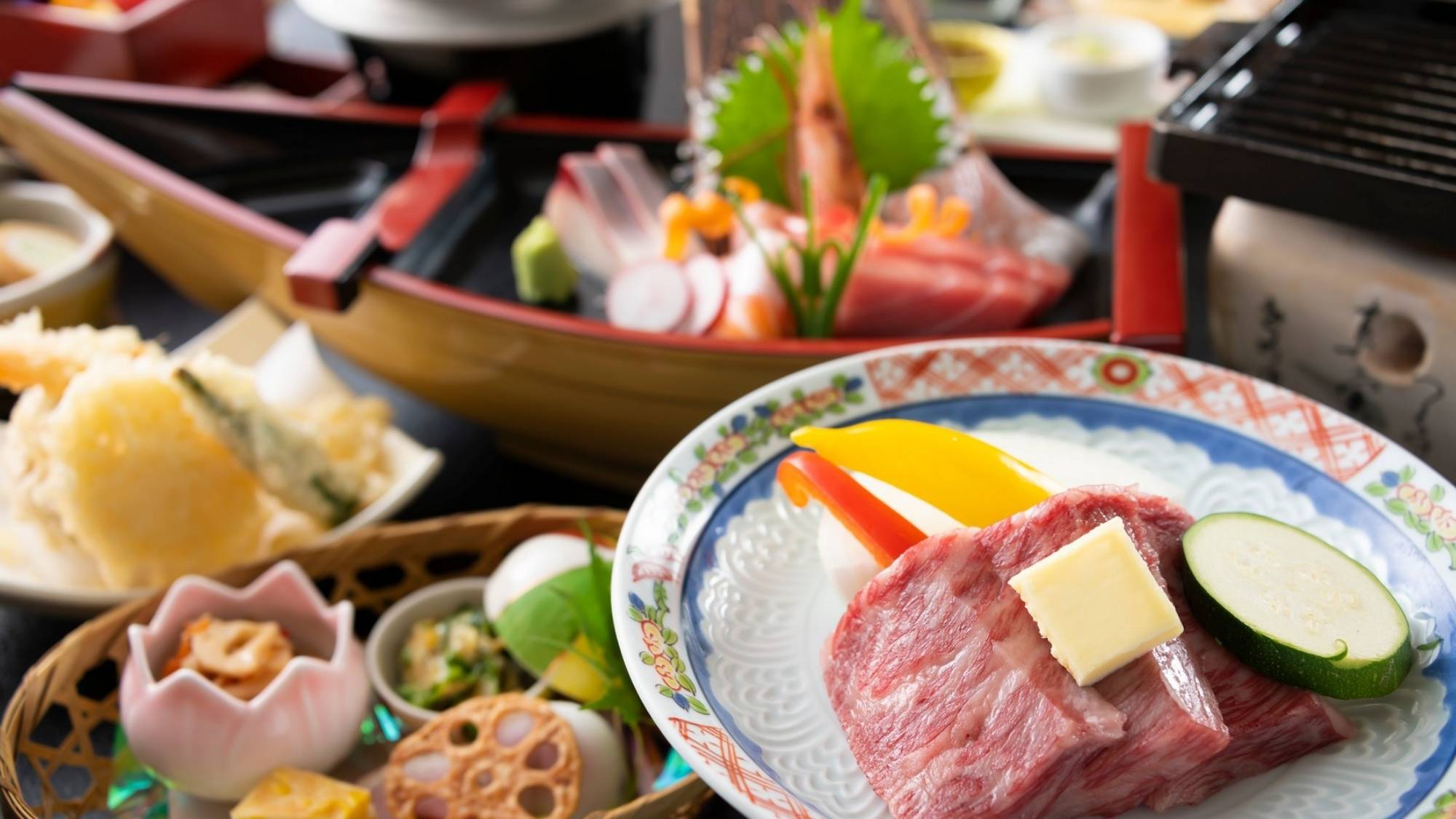 メインの「若狭牛の鉄板焼き」をはじめとした、上質な肉料理の数々をお愉しみください。