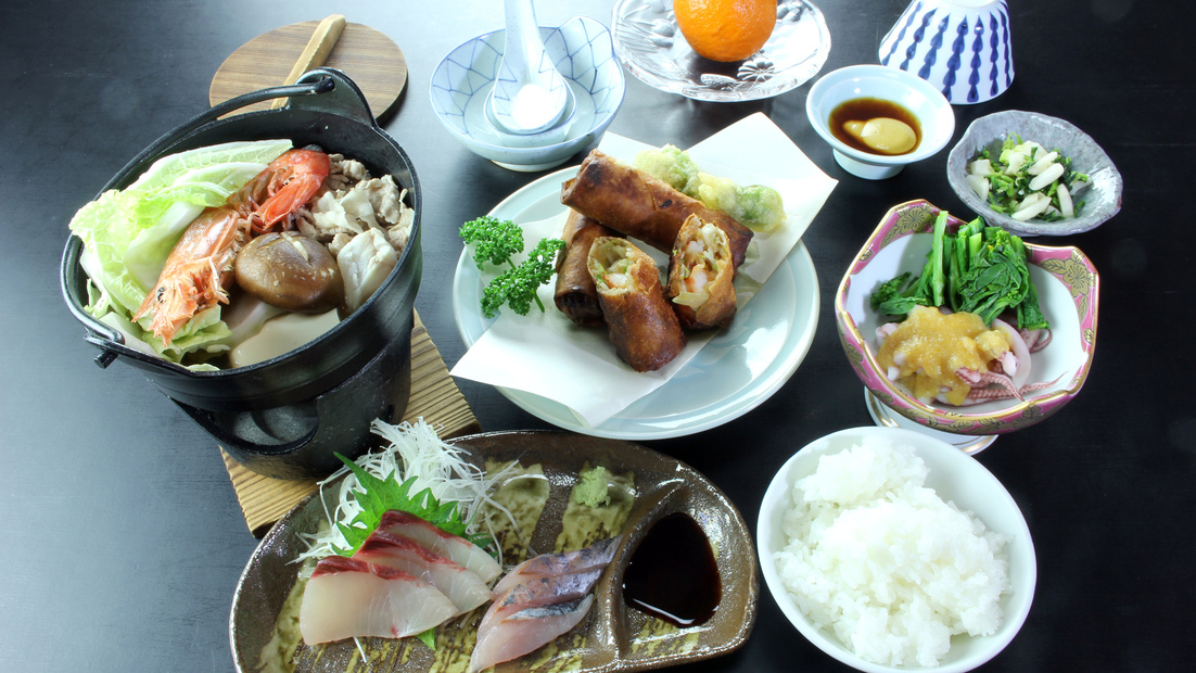 地元の海・山の幸をふんだんに活かした一泊二食付き