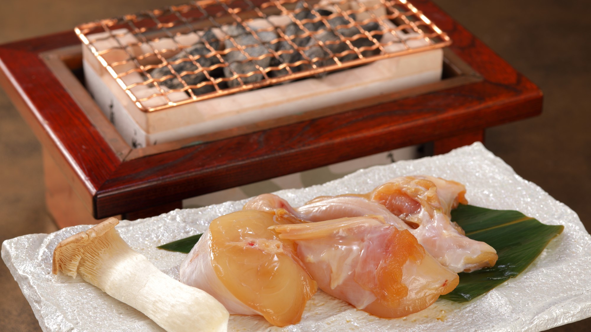 【とらふぐ魚醤焼】知多半島の郷土料理。魚醤に付け込んだふぐは、炭火で焼くことで濃厚な味わいに。