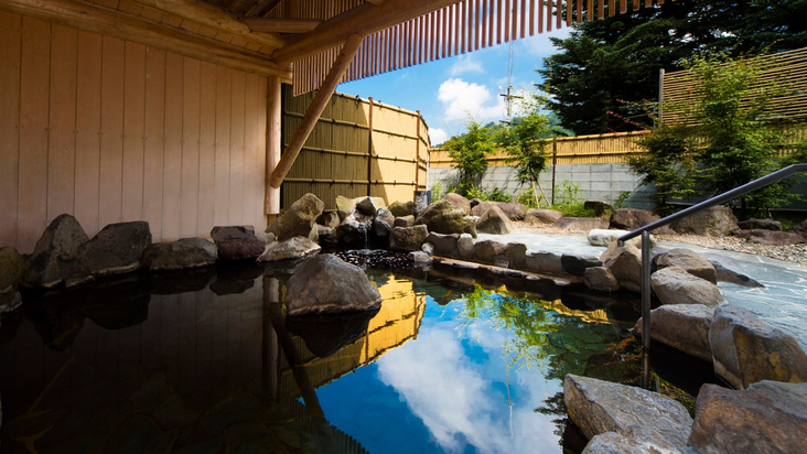 高原の風を感じながら露天風呂でゆったり